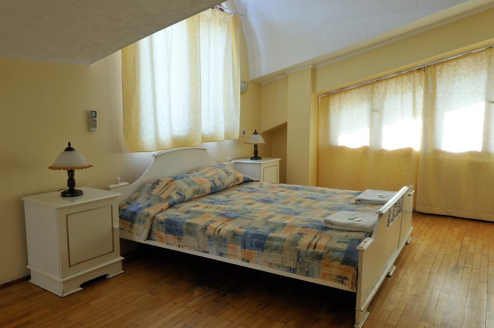 Family Hotel Prolet شومن المظهر الخارجي الصورة